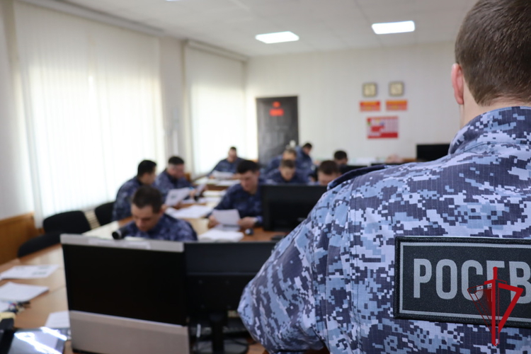 Росгвардейцы Колымы написали «Диктант Победы»