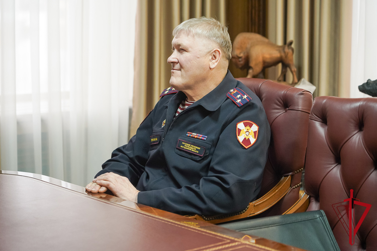 Рабочая встреча главы региона и офицеров Росгвардии прошла на Колыме 