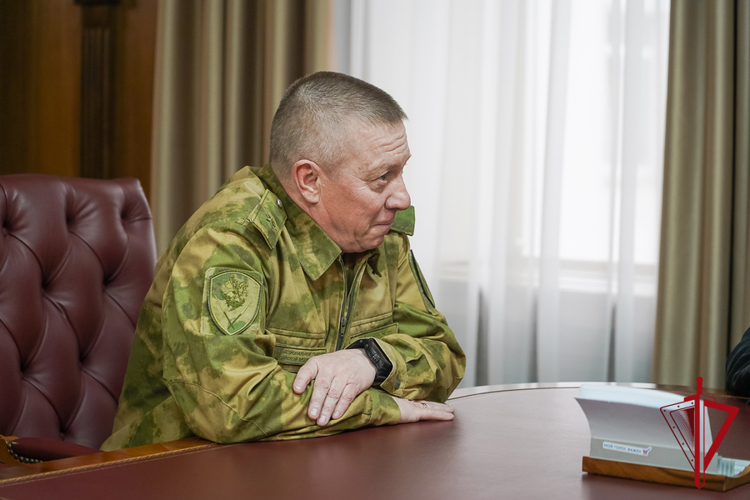 Рабочая встреча главы региона и офицеров Росгвардии прошла на Колыме 