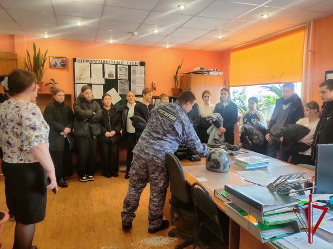 День открытых дверей прошел во вневедомственной охране поселка Палатка 