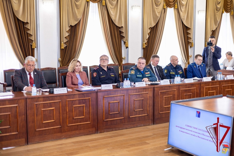 Сотрудники МВД и Росгвардии обеспечат безопасность проведения майских праздников на Колыме