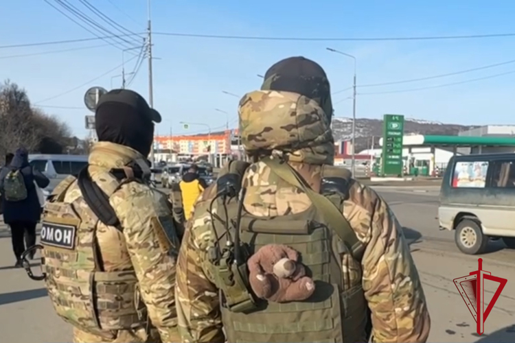 При силовой поддержке ОМОН Росгвардии прошли профилактические рейды на дорогах Магадана