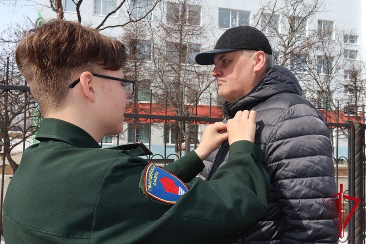 Росгвардия Колымы присоединилась к акции «Георгиевская ленточка»