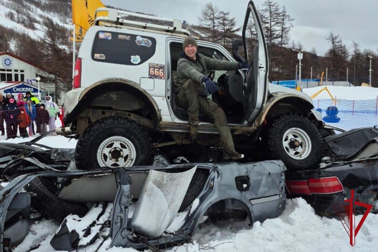 Росгвардеец завоевал «Кубок поршня» на экстремальных соревнованиях в Магадане