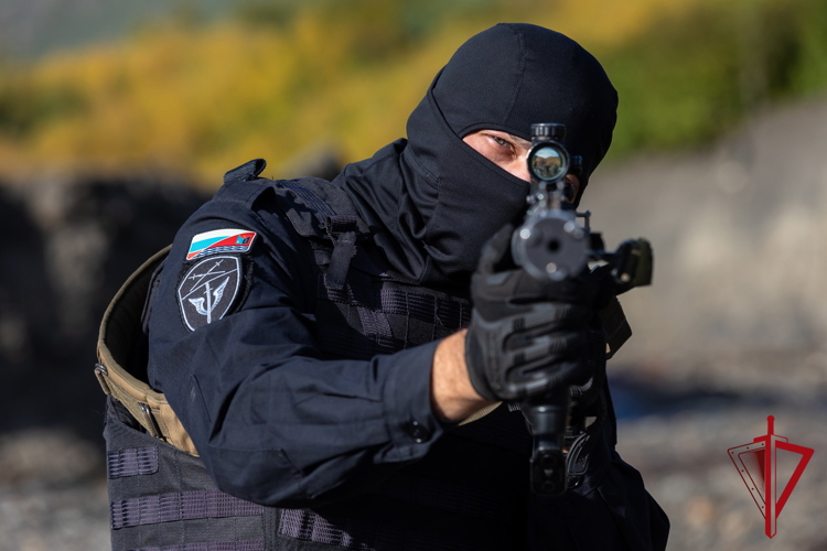 Росгвардия приглашает колымчан на службу в ОМОН и СОБР