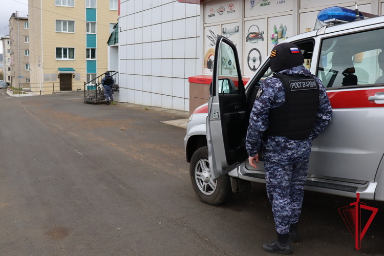 Подразделения Росгвардии и МВД провели совместное учение на охраняемом объекте в Магадане