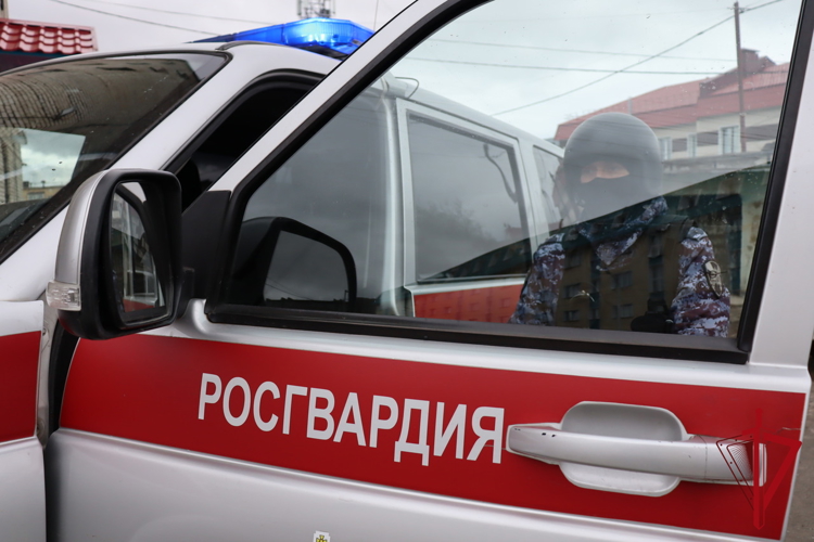 Росгвардейцы пресекли попытку проникновения на охраняемый объект в Магадане