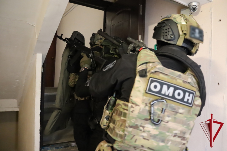 Подразделения Росгвардии и МВД провели совместное учение на охраняемом объекте в Магадане