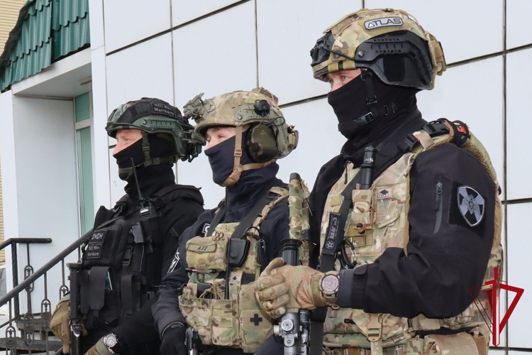 Магаданский ОМОН «Гвардеец» отмечает 32-ю годовщину образования отряда 