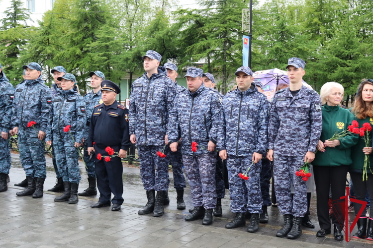 На Колыме росгвардейцы почтили память погибших в годы Великой Отечественной войны