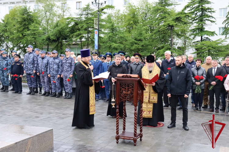На Колыме росгвардейцы почтили память погибших в годы Великой Отечественной войны