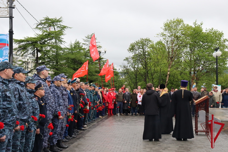 На Колыме росгвардейцы почтили память погибших в годы Великой Отечественной войны