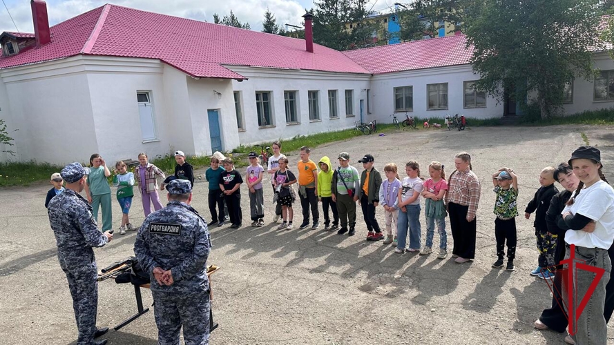 На Колыме продолжаются «Каникулы с Росгвардией» и "Безопасное лето"