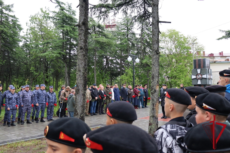 В День ветеранов боевых действий магаданские росгвардейцы почтили память погибших товарищей