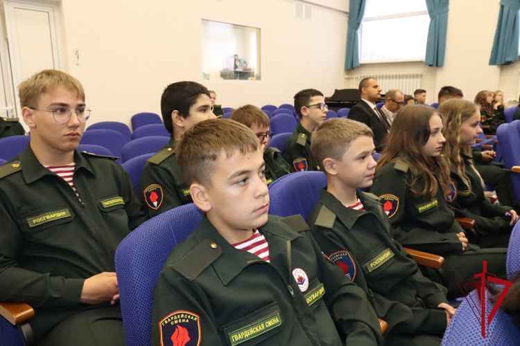 Офицеры Росгвардии провели с учащимися беседу из цикла «Разговоры о важном» 