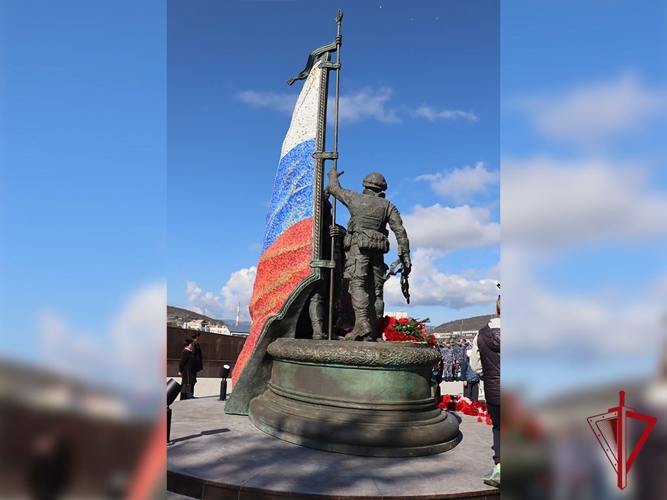 Росгвардейцы приняли участие в открытии монумента Героям СВО в столице Колымы