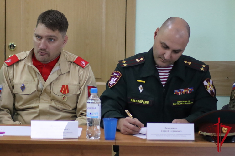 Представители Управления Росгвардии по Магаданской области приняли участие в брифинге в центре «Подвиг»