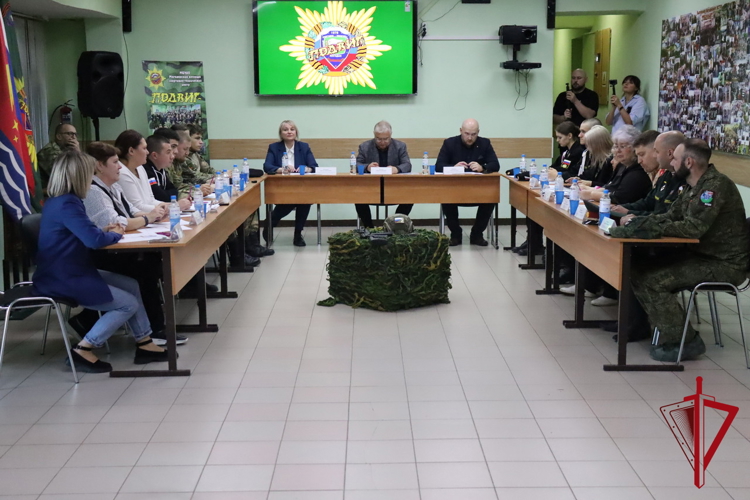 Представители Управления Росгвардии по Магаданской области приняли участие в брифинге в центре «Подвиг»