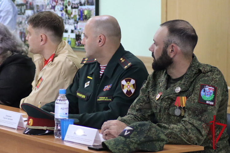 Представители Управления Росгвардии по Магаданской области приняли участие в брифинге в центре «Подвиг»