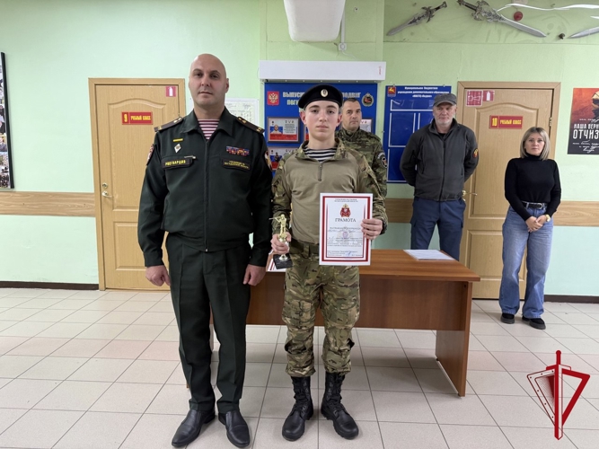 Команда юных росгвардейцев стала победителем соревнований по пулевой стрельбе среди кадетских классов Магадана