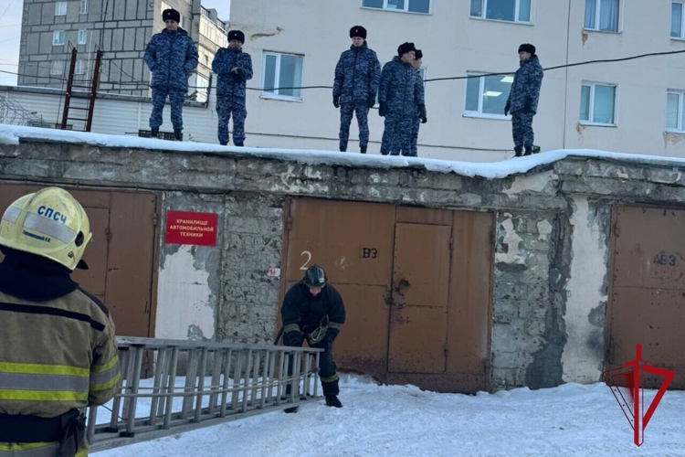 В столице Колымы прошли совместные пожарно‑тактические учения Росгвардии и МЧС
