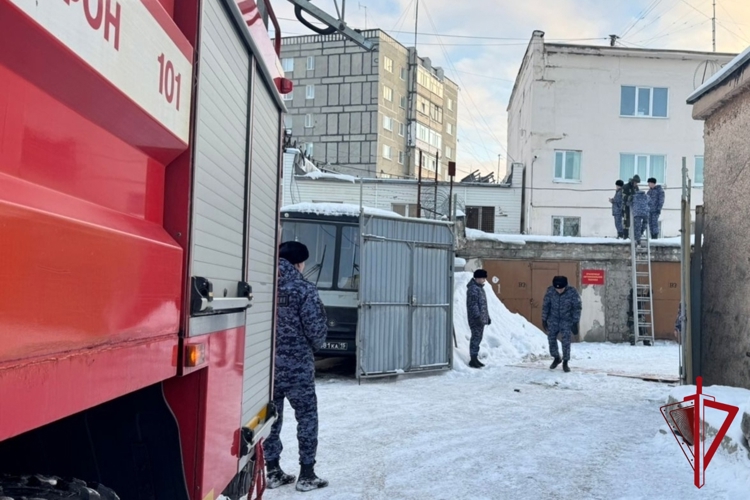 В столице Колымы прошли совместные пожарно‑тактические учения Росгвардии и МЧС