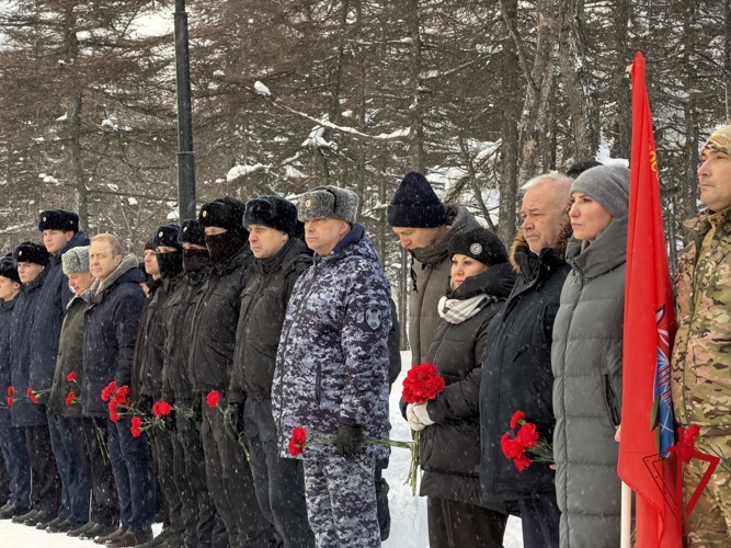 Магаданские росгвардейцы отдали дань памяти воинам, погибшим в Чечне