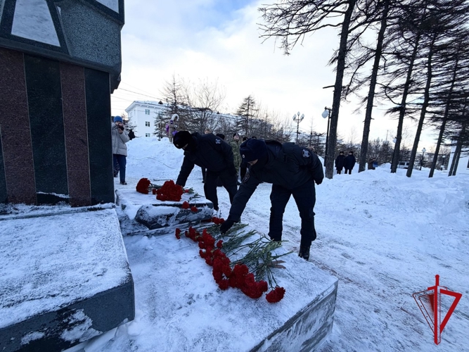 Магаданские росгвардейцы отдали дань памяти воинам, погибшим в Чечне
