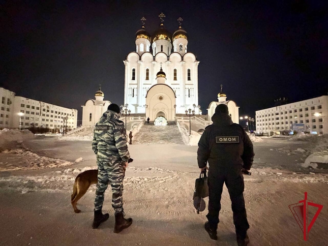В рождественскую ночь росгвардейцы Колымы участвовали в обеспечении безопасности праздничных мероприятий