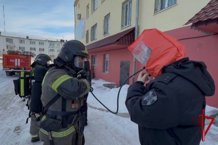 На Колыме Росгвардия и МЧС провели совместную пожарно-тактическую тренировку