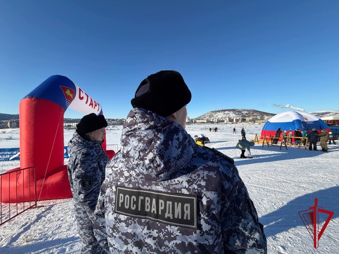 Росгвардейцы обеспечили правопорядок массового забега «Лыжня России-2026» в Магадане