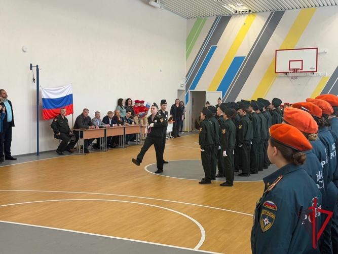 Офицеры Росгвардии выступили судьями городских смотров и военно-спортивных конкурсов в школах Колымы