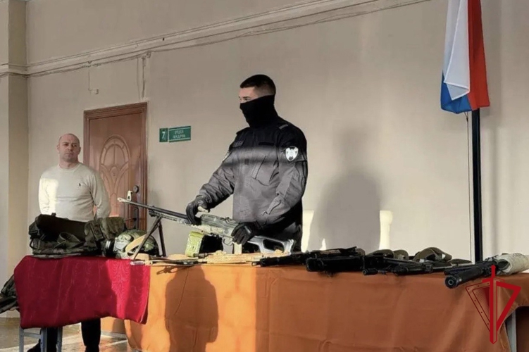 ОМОН «Гвардеец» принял эстафету проведения профориентационных встреч со студентами Магадана 