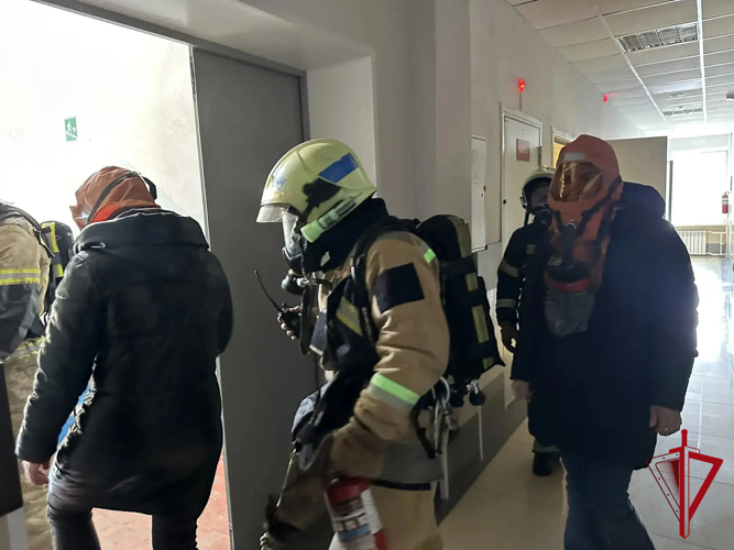  В Магадане Росгвардия и МЧС провели совместную пожарно-тактическую тренировку