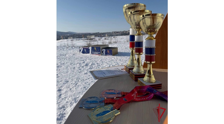 Чемпионат по зимнему офицерскому троеборью прошел в Росгвардии на Колыме
