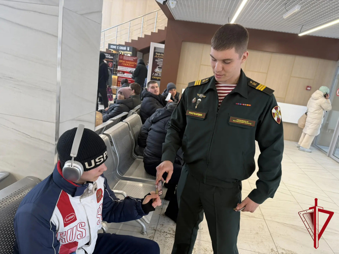 В столице Колымы продолжают работу пункты мобильной агитации «На службу в Росгвардию»