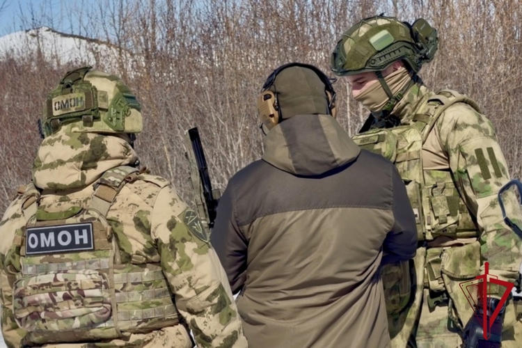 От теории к практике: на Колыме Росгвардия обучает охранников противодействию дронам