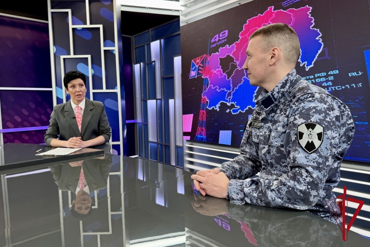 Офицер Росгвардии напомнил магаданским охотникам о правилах безопасного обращения с оружием