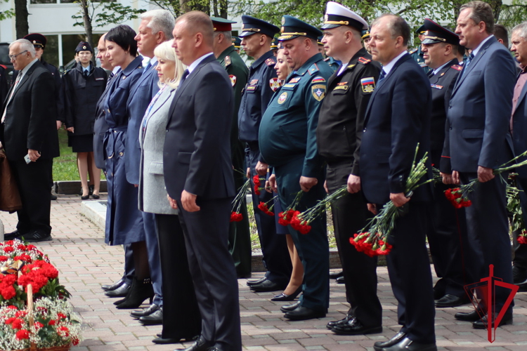 В День памяти и скорби магаданские росгвардейцы возложили цветы к знаковым монументам