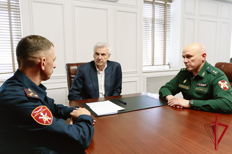 Губернатору Колымы представлен новый начальник регионального управления Росгвардии