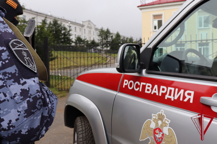 Росгвардейцы пресекли правонарушения в трех гостиницах Магаданской области