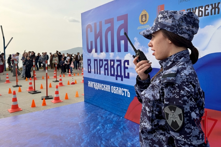 Росгвардейцы приняли участие в патриотической акции Тихоокеанского флота в Магадане