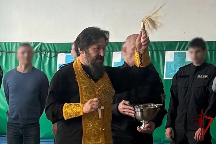 Иерей Василий Бызгаев провел духовную беседу с росгвардейцами в Магадане