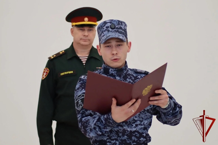 В Магадане состоялась церемония приведения к присяге молодых сотрудников Росгвардии