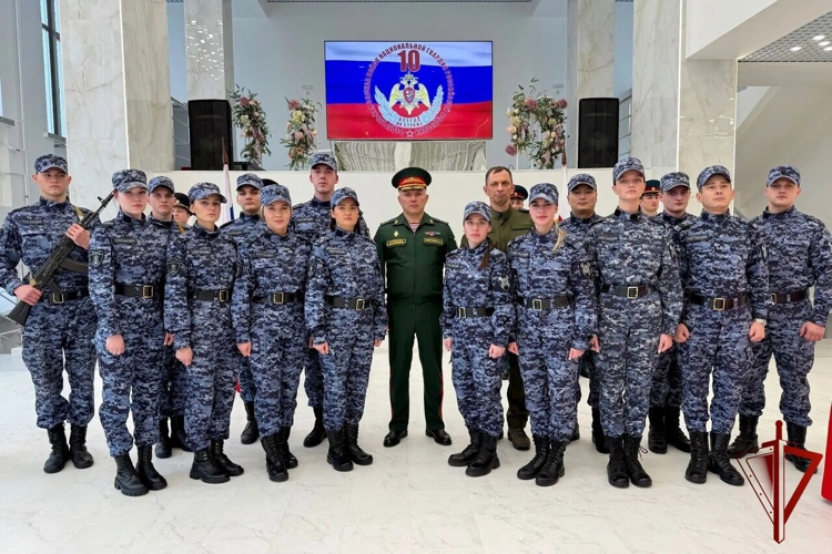 В Магадане состоялась церемония приведения к присяге молодых сотрудников Росгвардии