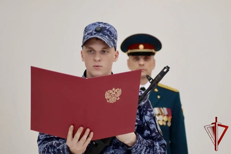 В Магадане состоялась церемония приведения к присяге молодых сотрудников Росгвардии