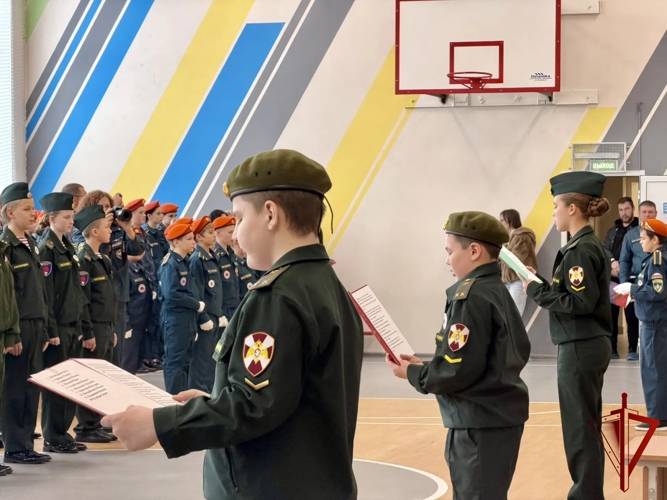 В Магадане юные росгвардейцы торжественно дали клятву кадета