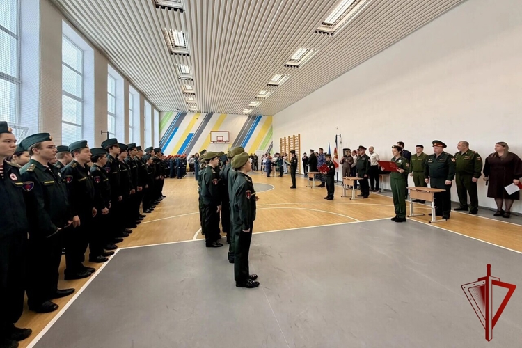 В Магадане юные росгвардейцы торжественно дали клятву кадета