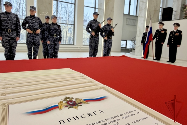 В Магадане состоялась церемония приведения к присяге молодых сотрудников Росгвардии